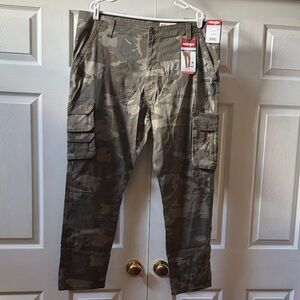 Wrangler Men's Camo Cargo Pants